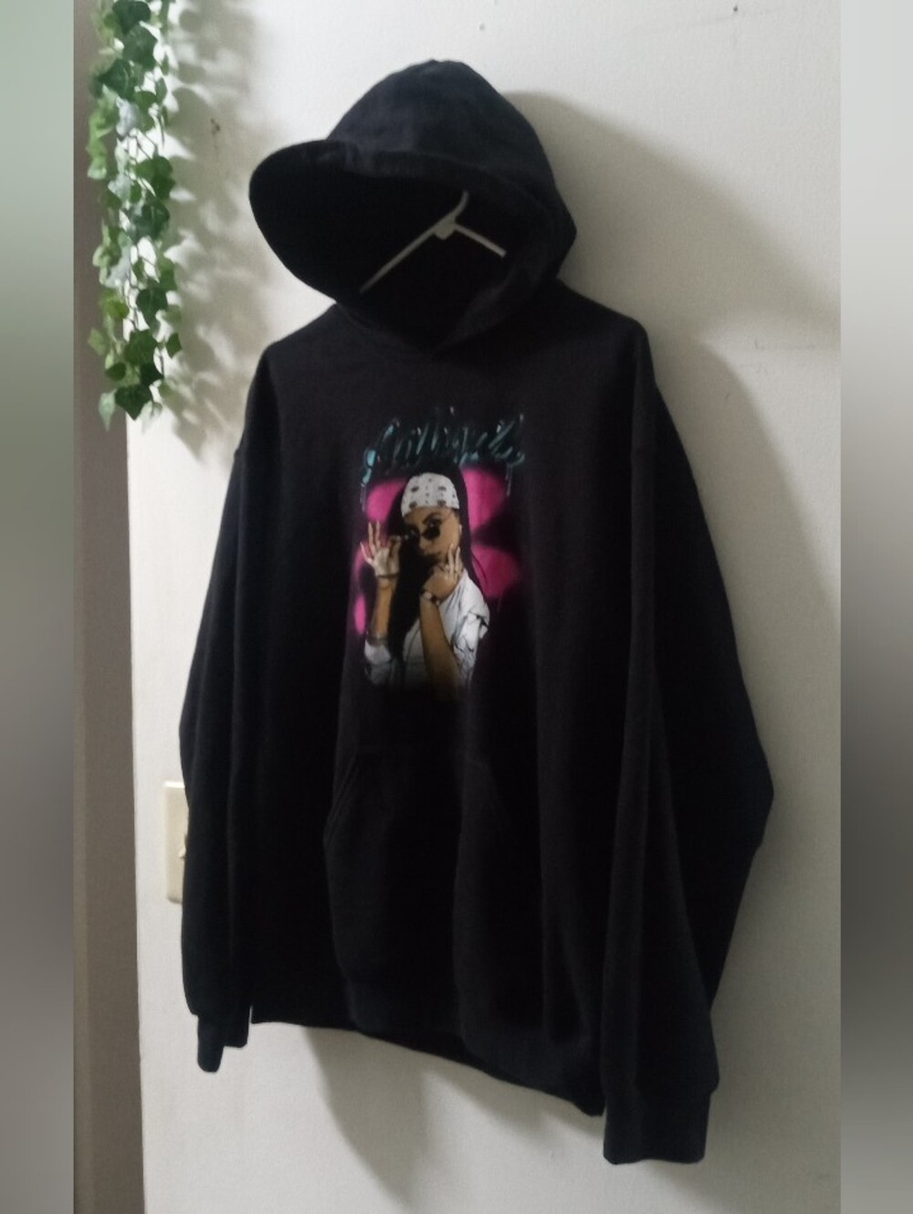 Black  Aaliyah Graphic Pullover Hoodie